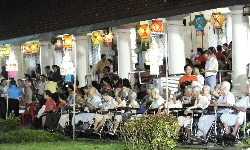 “点亮一盏灯，温暖一颗心”中秋庆祝晚会 2013